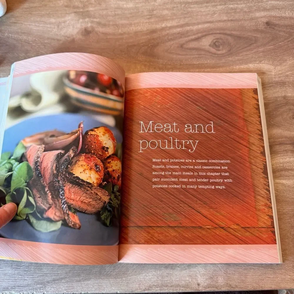 The Great Potato Cookbook: 250 Sensational Recipes for the World's Favorite Vege
